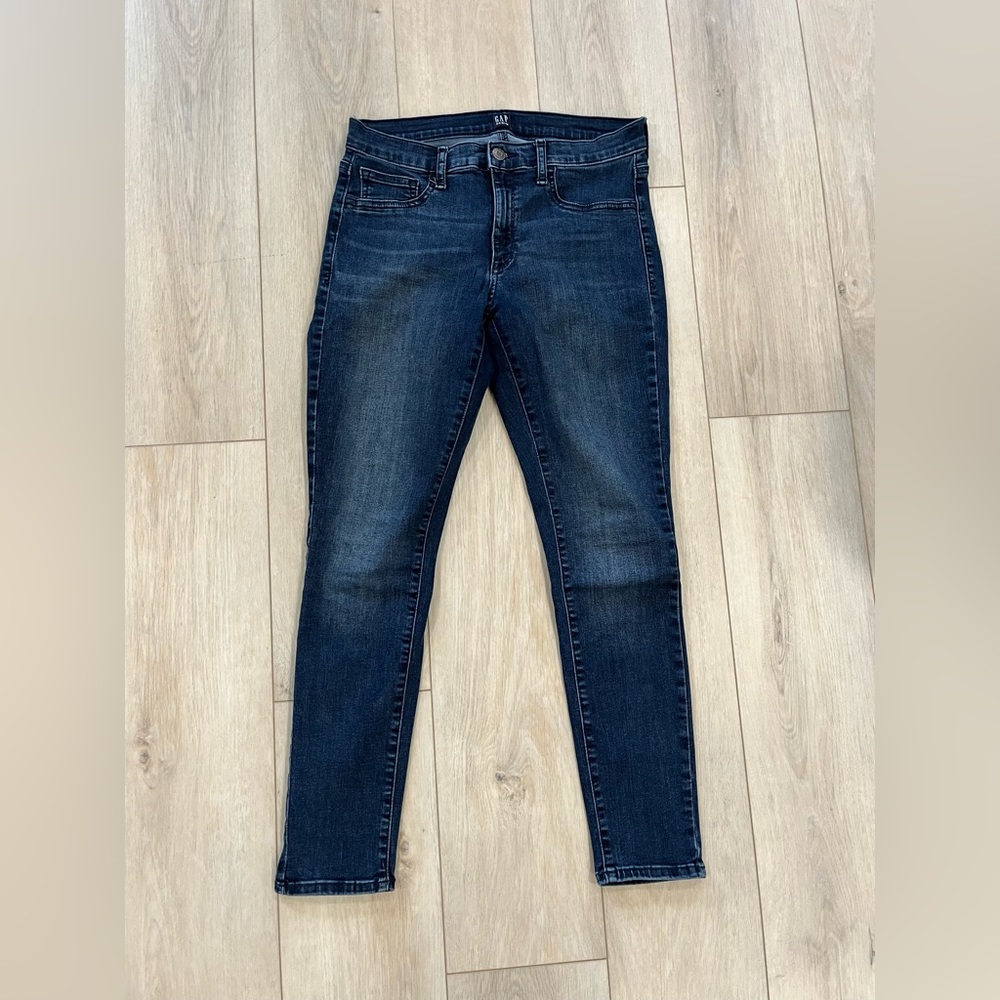 Gap skinny jeans ‘favorite jegging’ size 30 regular